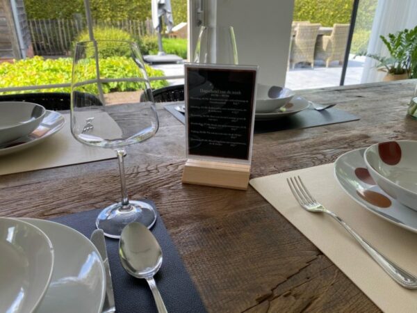 Plexi menuhouder met houten (beuk) voet - Afbeelding 4